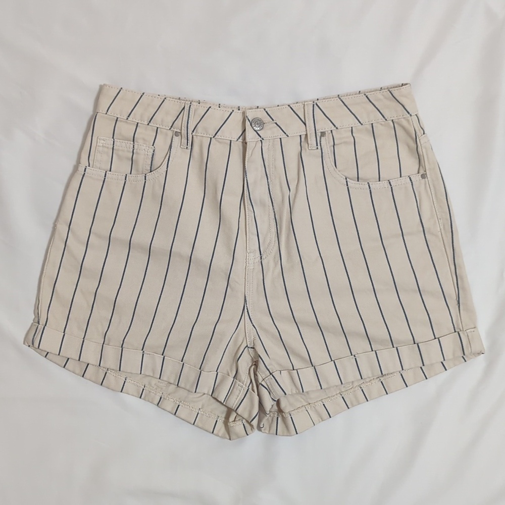 PacSun Pinstripe Denim Mom Short, Color Cream/Blue Size 30